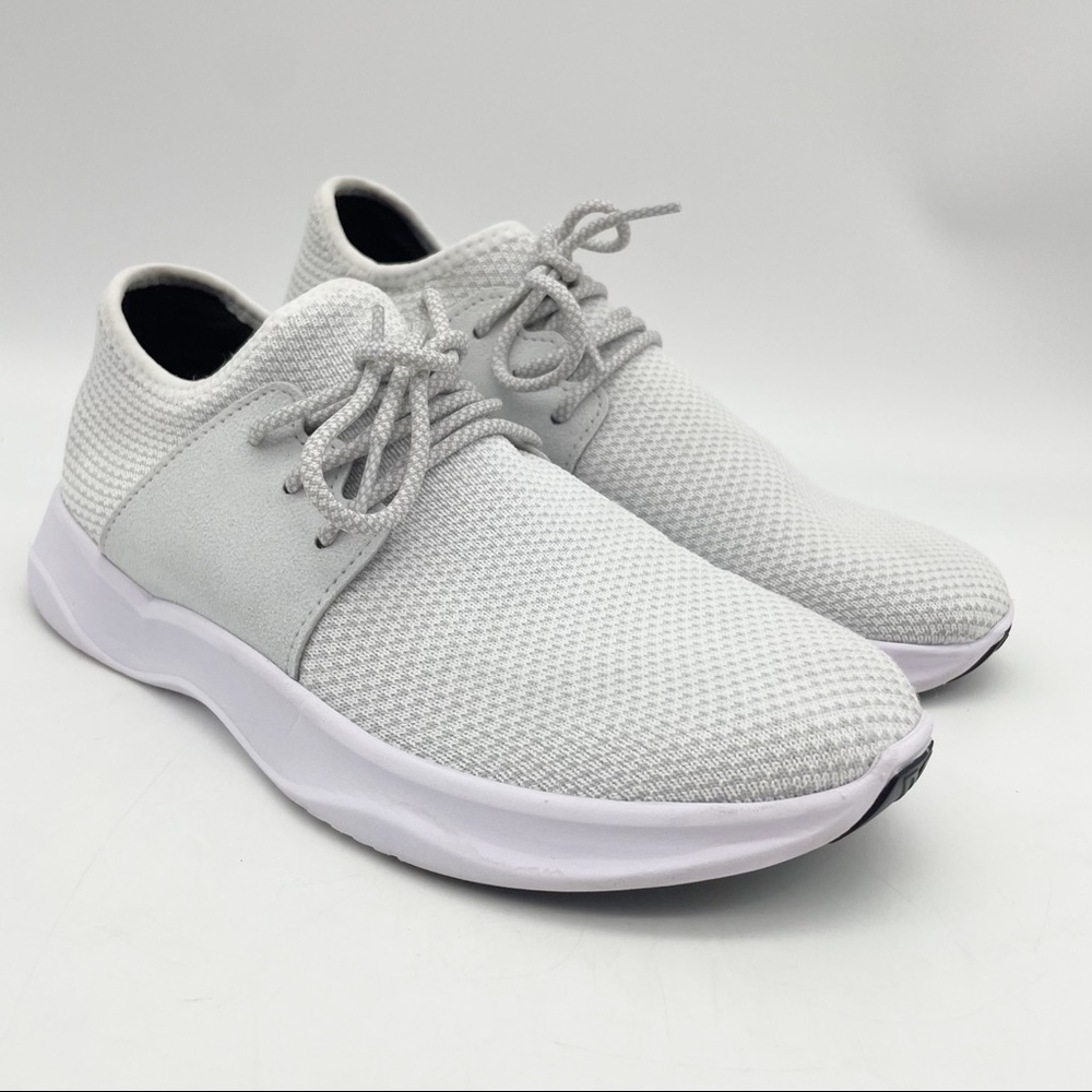Vessi women's white sneaker shoes size 9 US